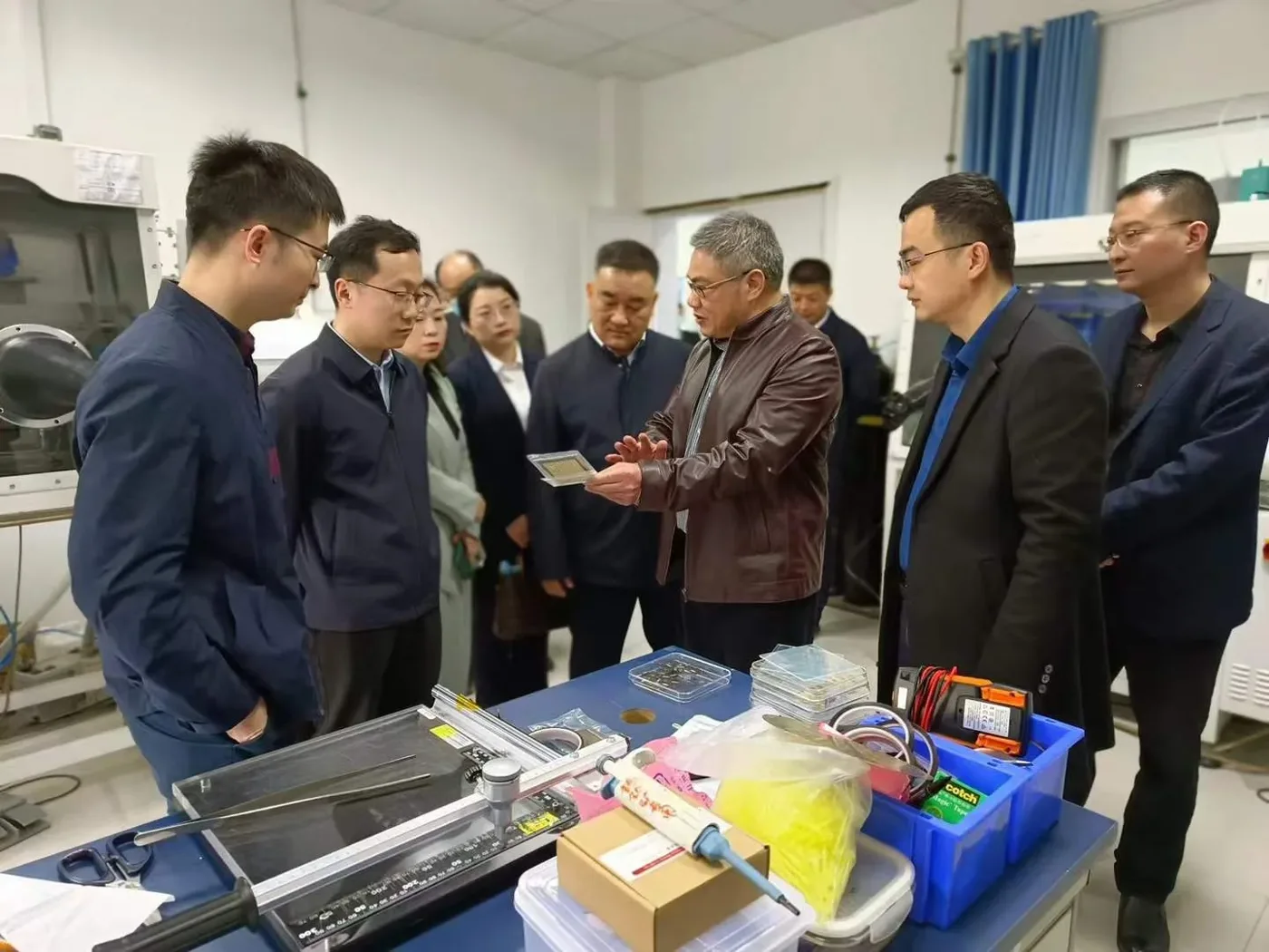 枣阳市米朗科技有限公司与湖北文理学院联合创办的“传感器材料与系统研发中心”正式揭牌